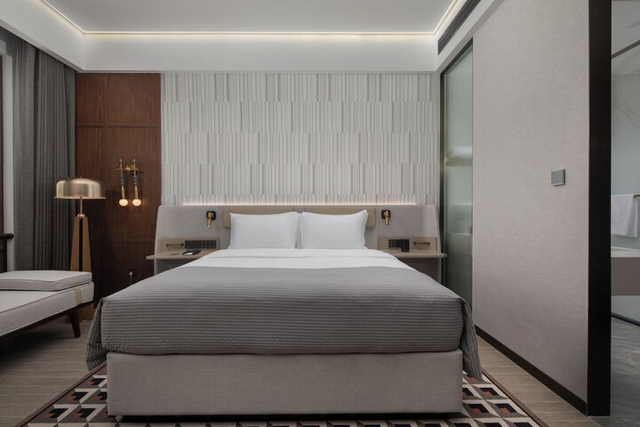 Room 25 of 43