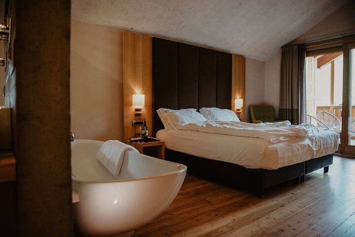 Room 18 of 112