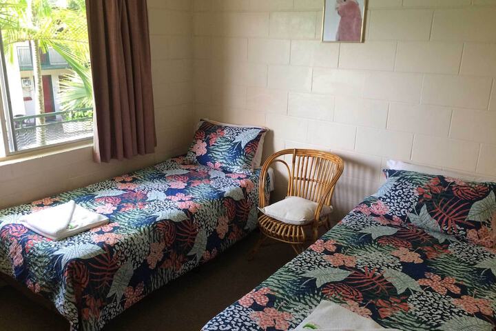 Room 5 of 13