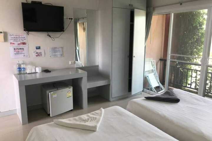 Room 14 of 25