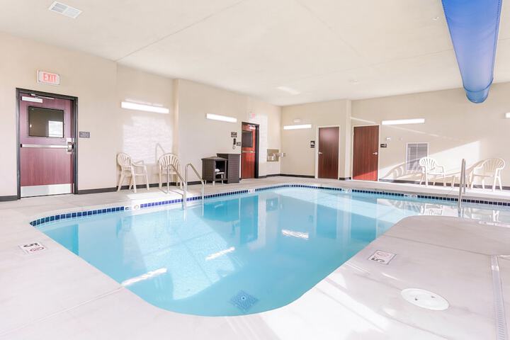 Pool 75 of 99