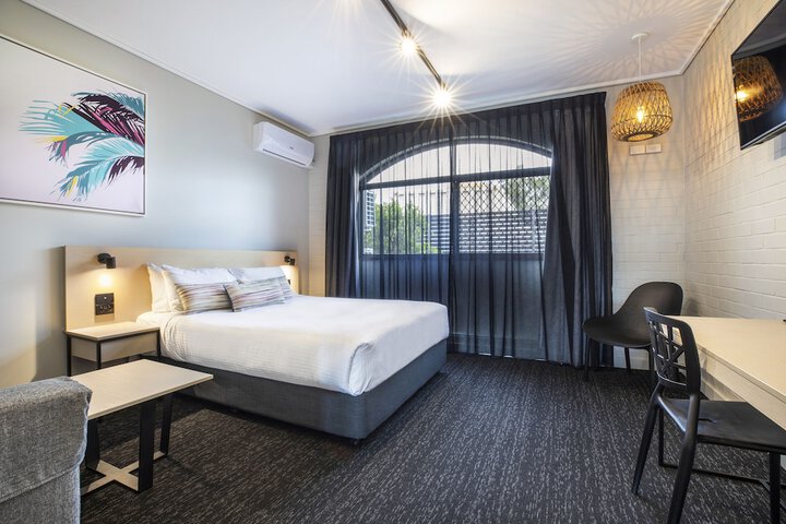 Room 12 of 48