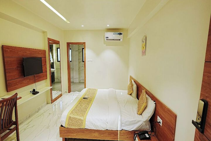 Room 8 of 43