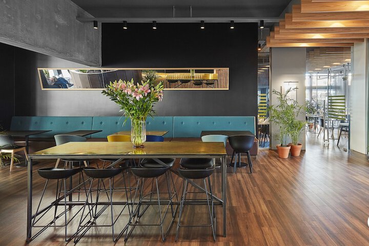 Guest Lobby