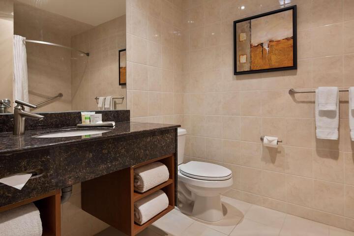 Suite 2 Queen Beds Kitchenette Sitting Area Sofa Bed Full Breakfast (25 of 38)