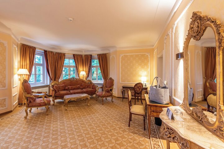 Room 6 of 62