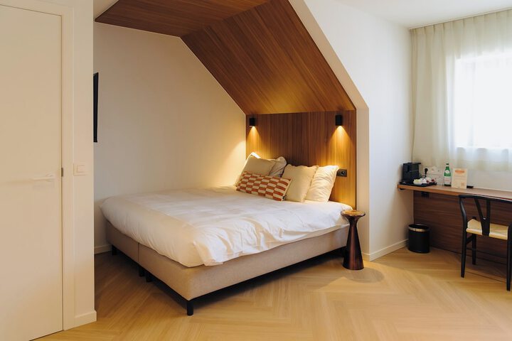 Room 15 of 59