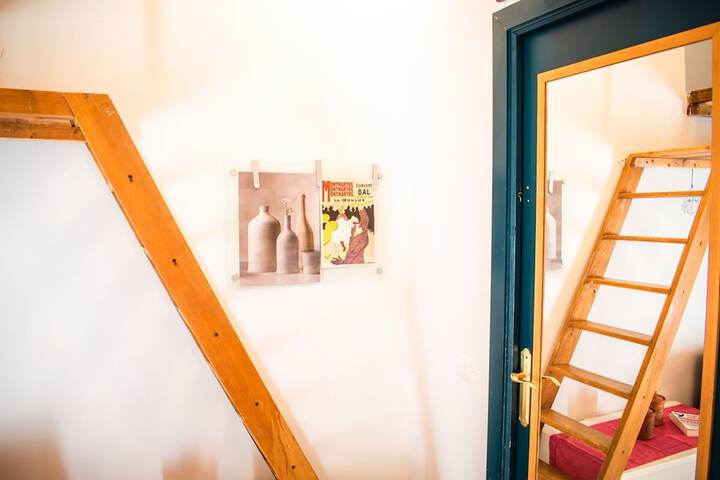 Room 8 of 74