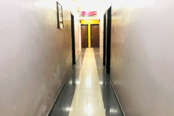 Ballroom/Hall 36 of 39