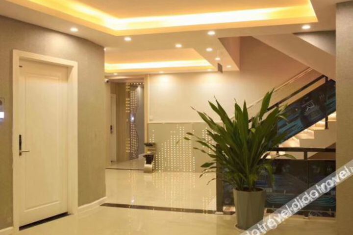 Hotel Interior 4 of 12