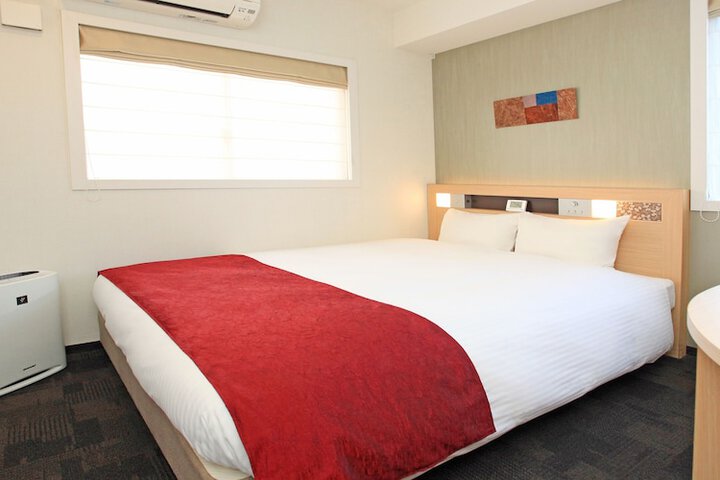 Room 8 of 68