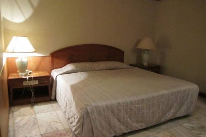 Room 3 of 17