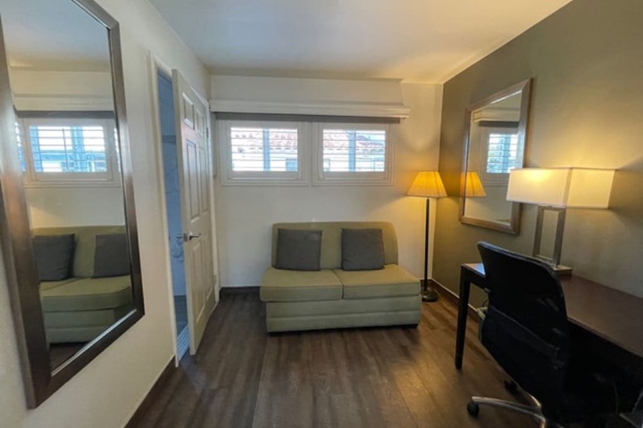 Room 22 of 43