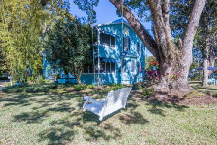 Hotel Exterior 14 of 69