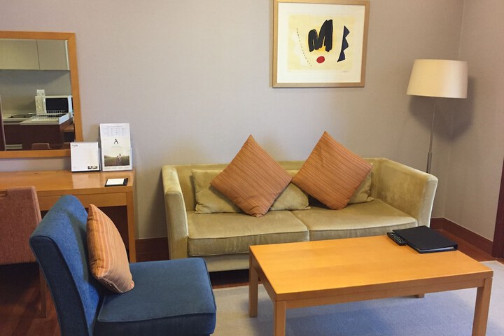 Room 6 of 47