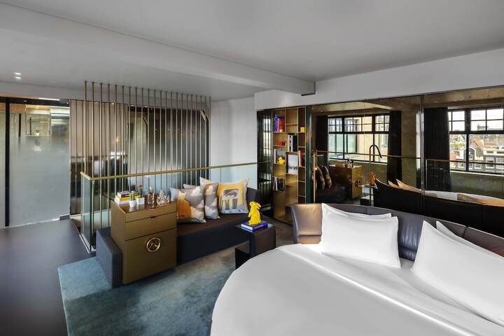 Room 42 of 313