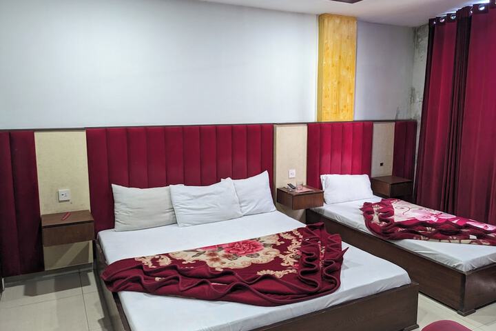 Room 6 of 10