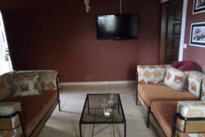 Room 10 of 13