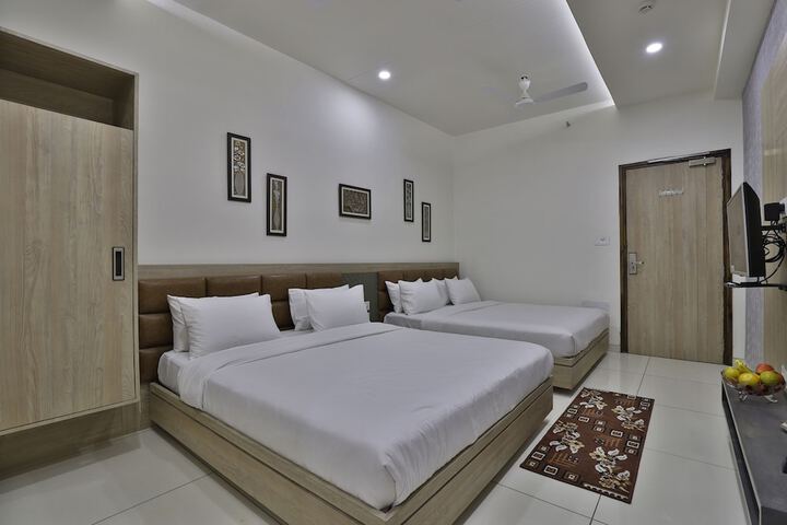 Room 6 of 20