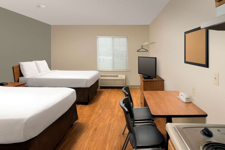 Room 8 of 18