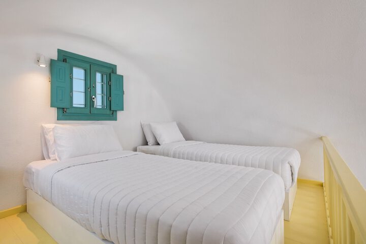 Room 4 of 28