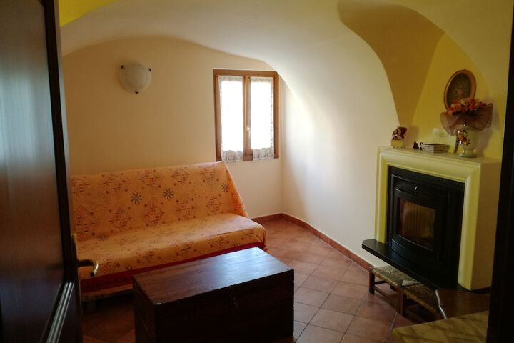Room 6 of 34