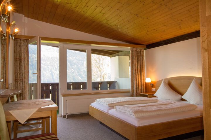 Room 3 of 50