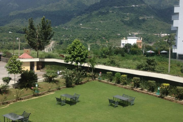 Hotel Exterior 92 of 110