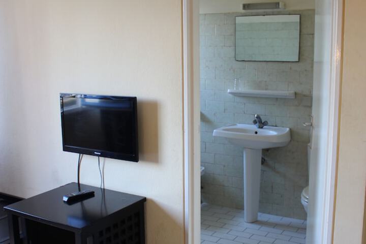 Room 25 of 41