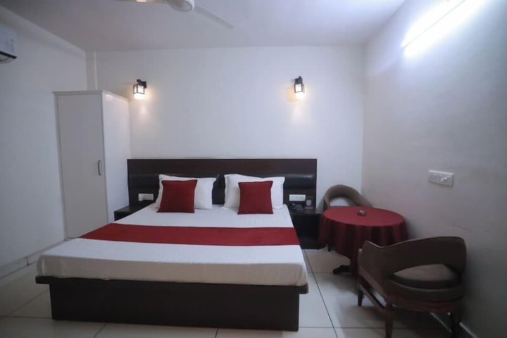 Room 12 of 46