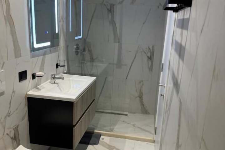 Room 11 of 20