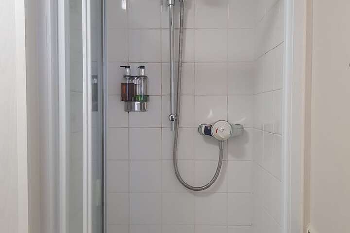 Room 53 of 62
