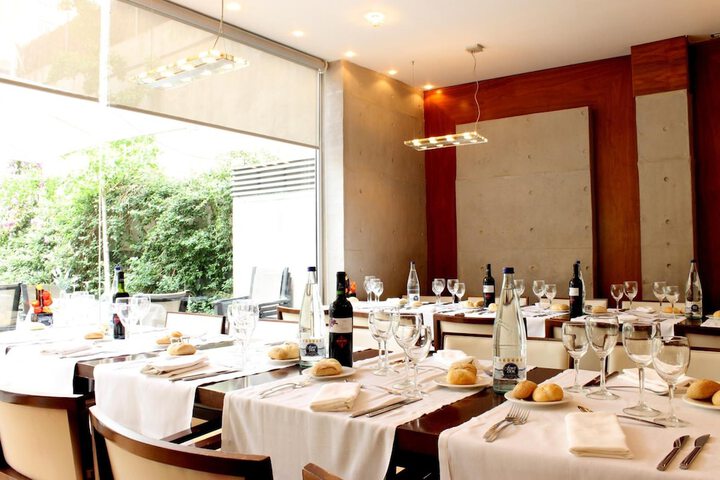 Dining 76 of 112