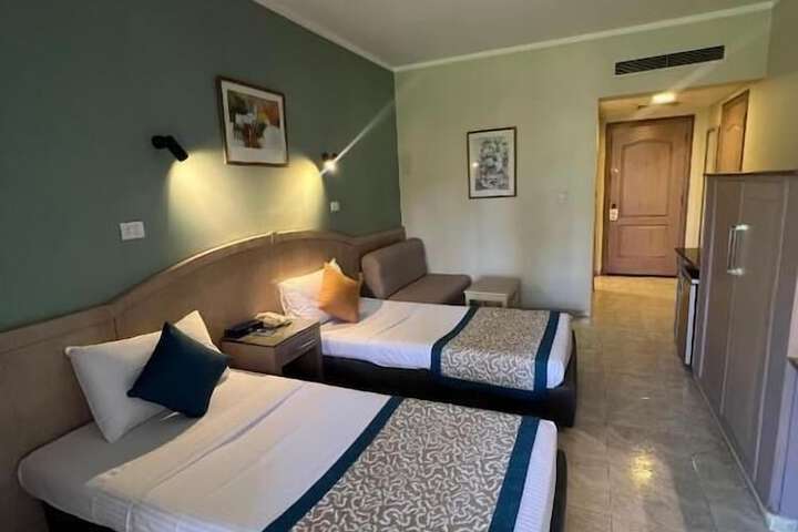 Room 15 of 97