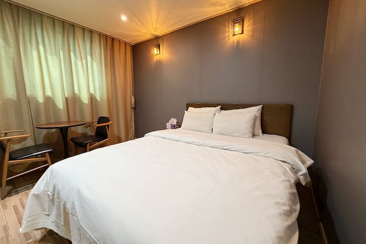 Room 48 of 73