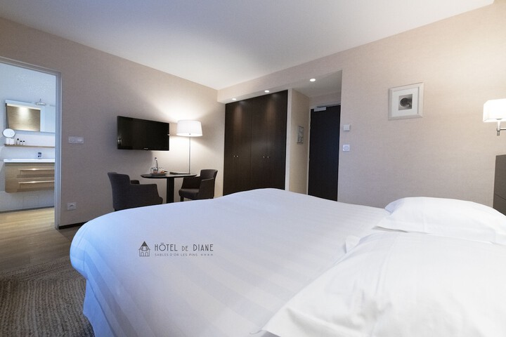 Room 10 of 85