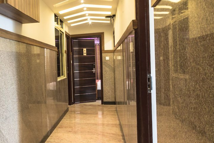 Ballroom/Hall 57 of 72