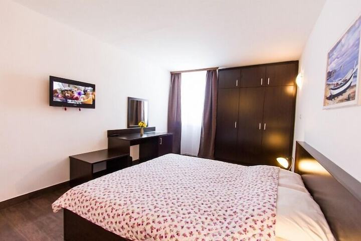 Room 19 of 36