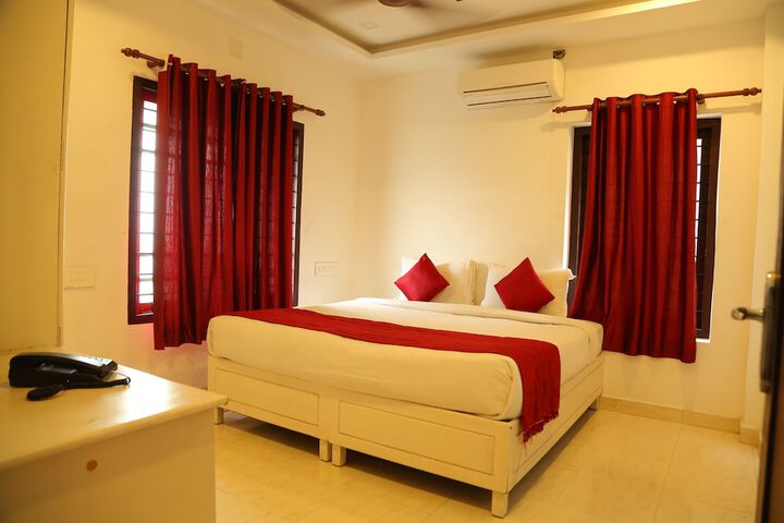 Room 4 of 13