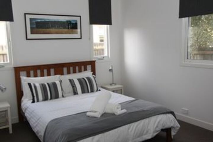 Room 5 of 17