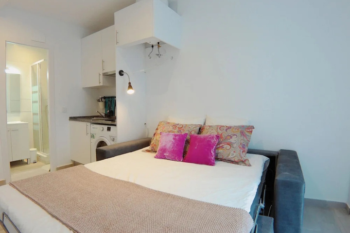 Room 2 of 16