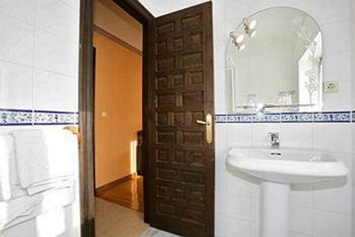Room 4 of 24