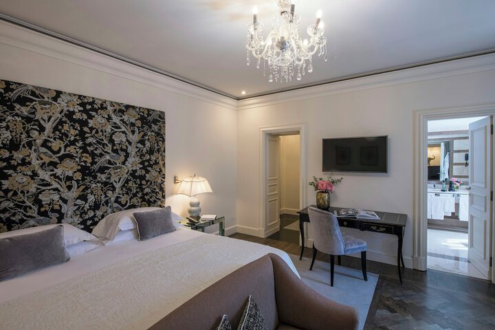 Room 107 of 179