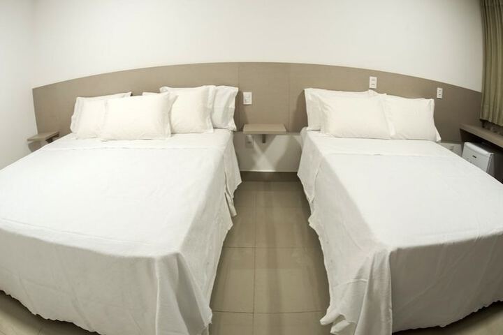 Room 10 of 30