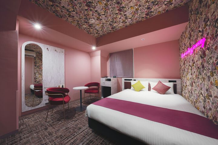 Room 4 of 48