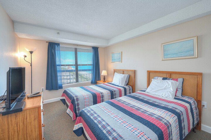 Room 5 of 138