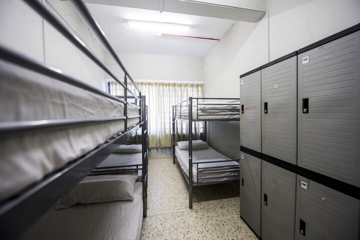 Room 25 of 43