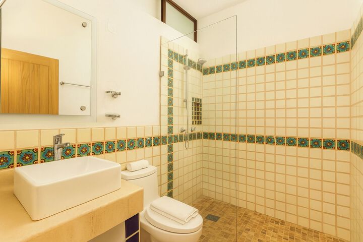 Room 3 of 17