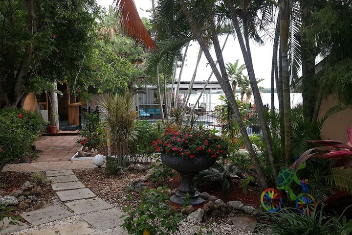 Hotel Exterior 124 of 156