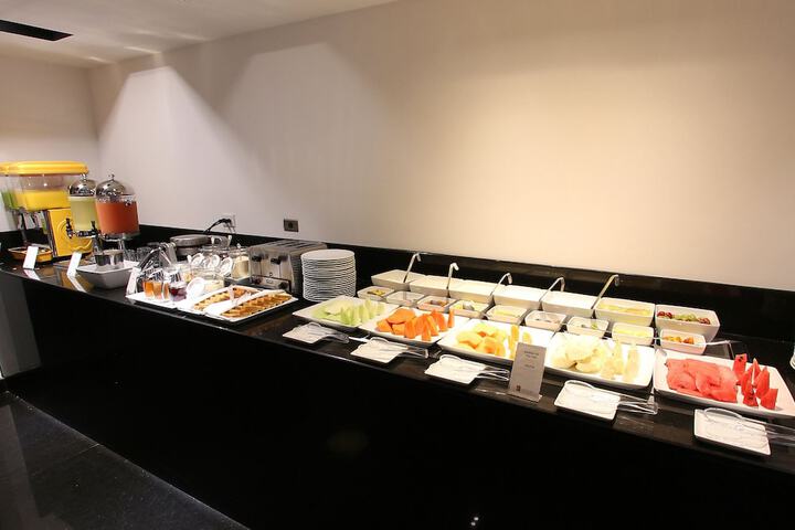 Dining 53 of 78
